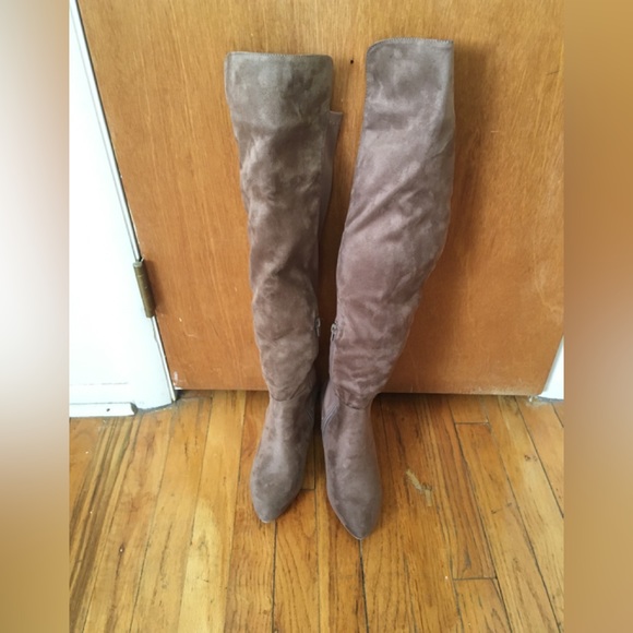 Over the knee Boots - Picture 2 of 2